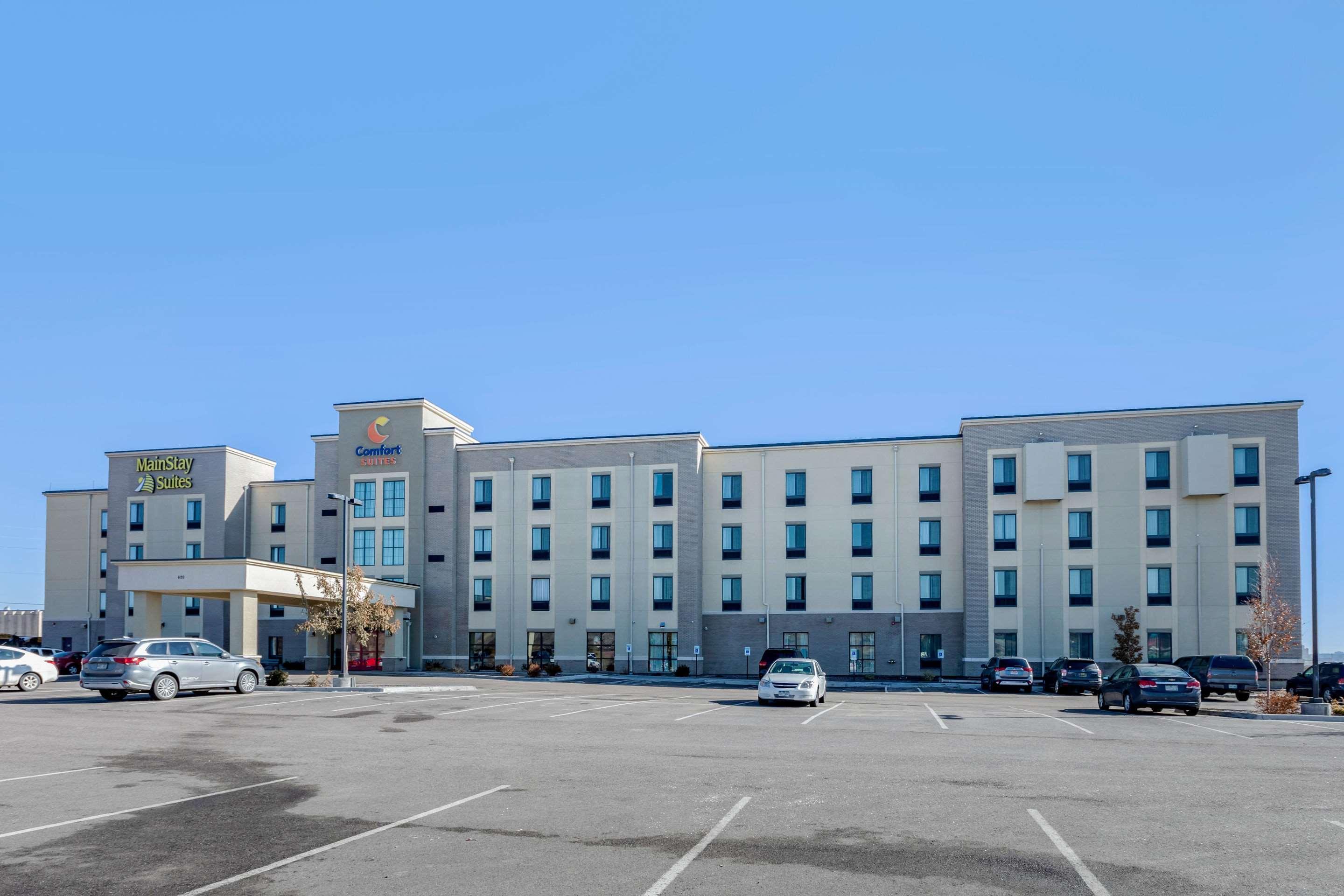 Comfort Suites Near Denver Downtown Exterior photo