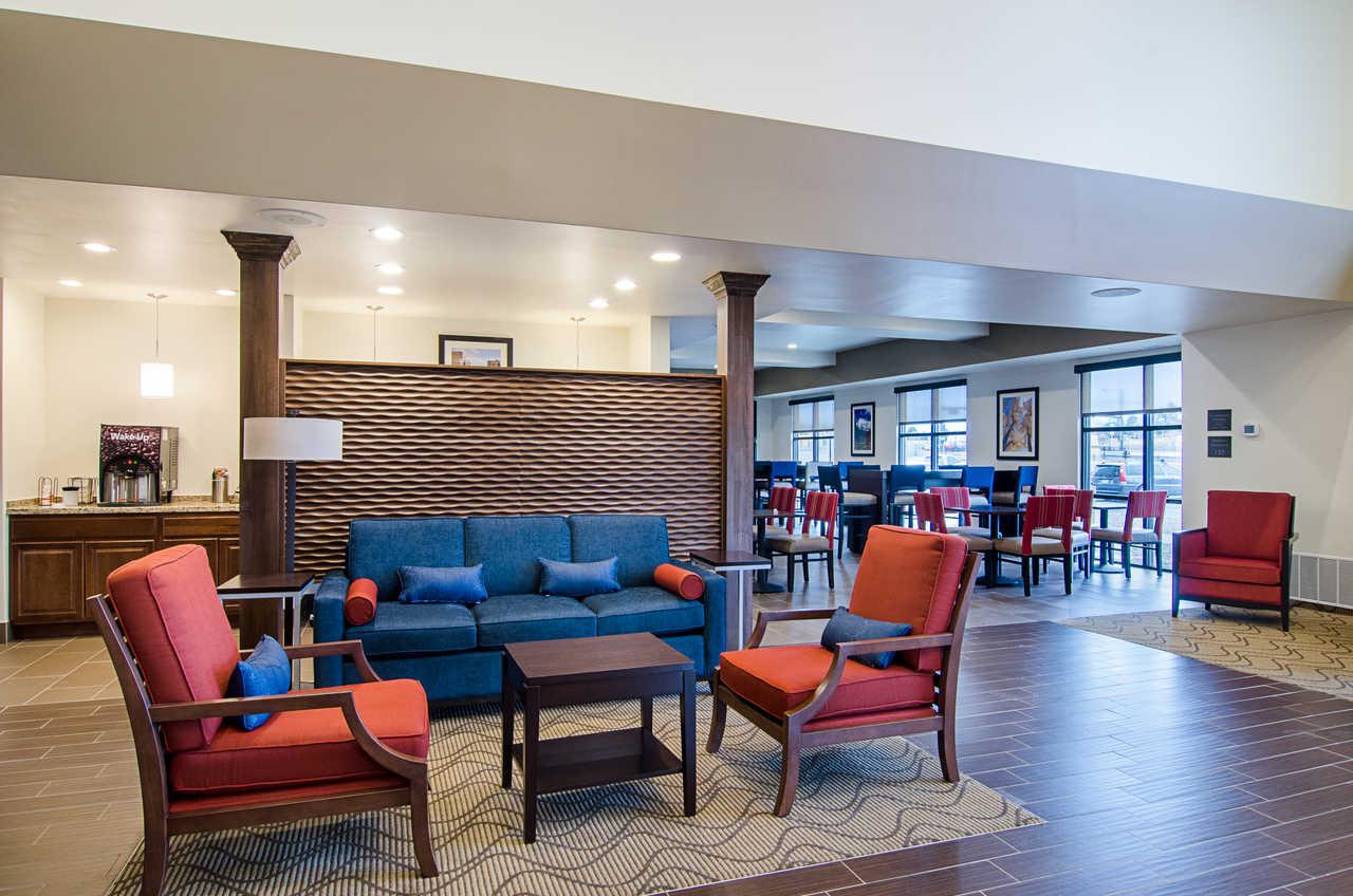 Comfort Suites Near Denver Downtown Exterior photo