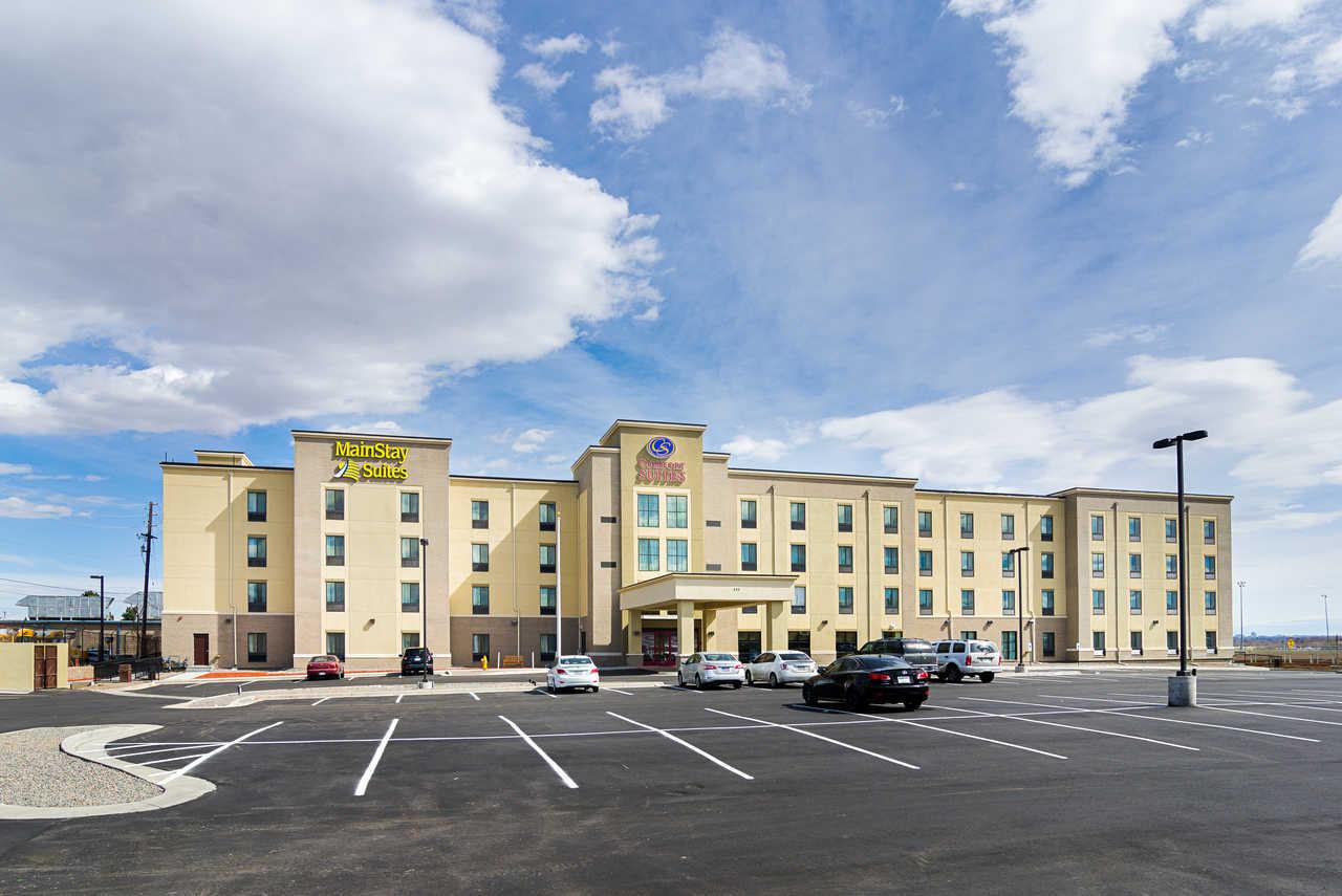 Comfort Suites Near Denver Downtown Exterior photo