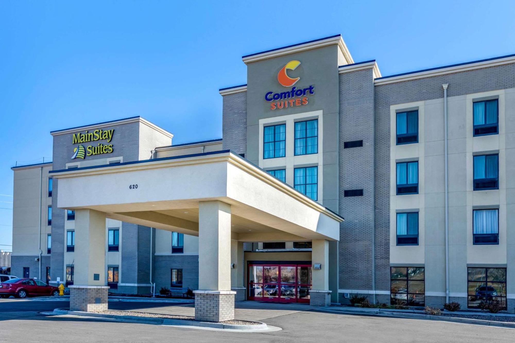 Comfort Suites Near Denver Downtown Exterior photo